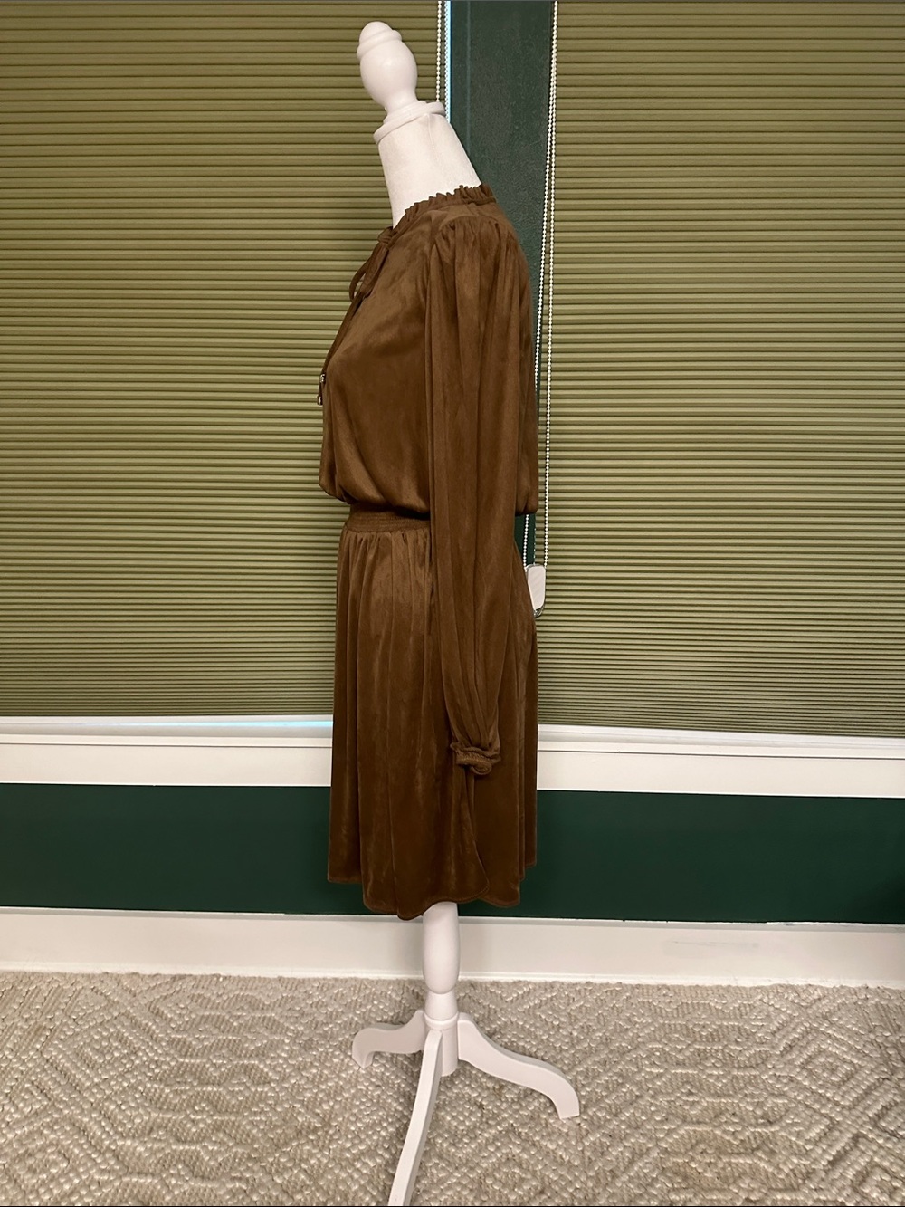 Tommy Hilifigure Long-Sleeve Brown Tie-Neck Dress - Picture 4 of 9
